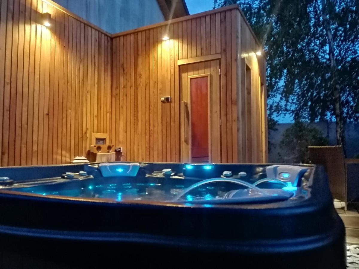 Lendhouse - Spa Pod Gwiazdami Sapow 外观 照片
